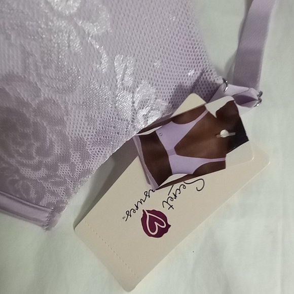 NWT Secret Treasures Bra - Picture 3 of 5